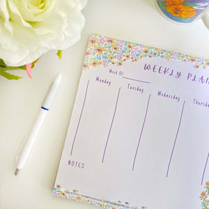 Weekly planner in our Mary's Garden Flowers Design. 11 x8.5 inches and 50 sheets of tear off pages.